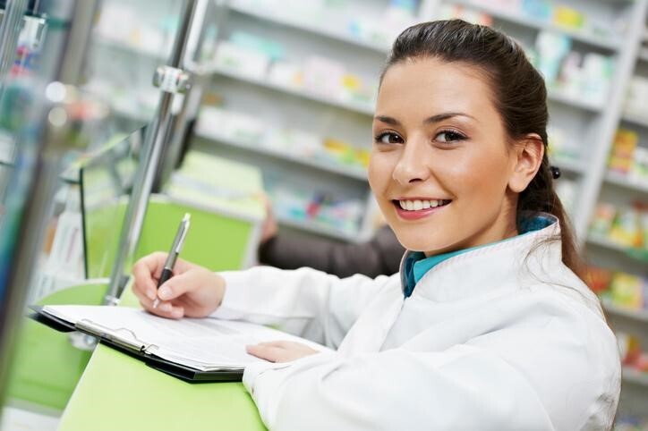 pharmacy assistant consider reasons training healthcare career should why